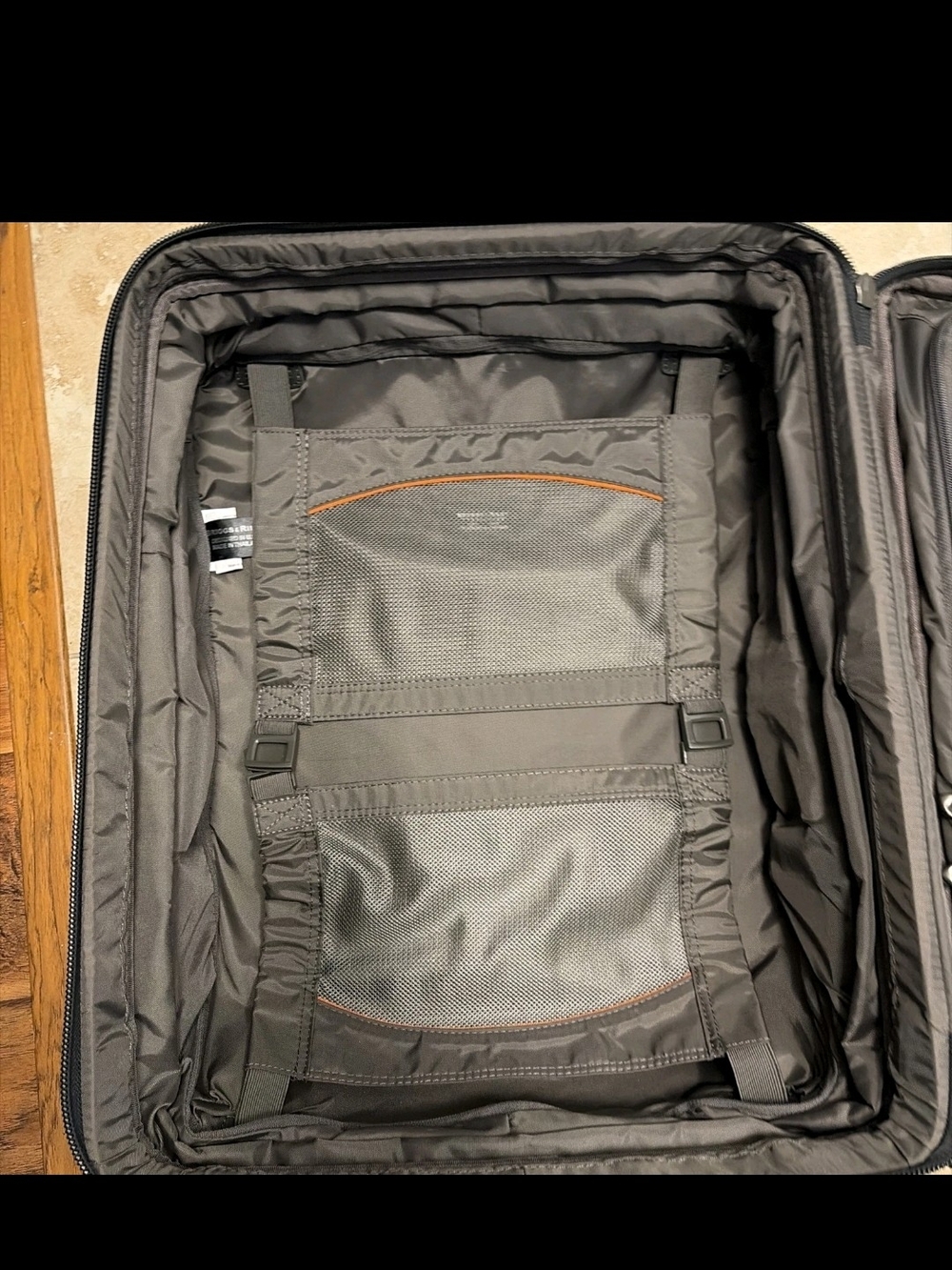 Briggs And Riley 26" Check In Luggage Only Used For Display - Picture 4 of 11